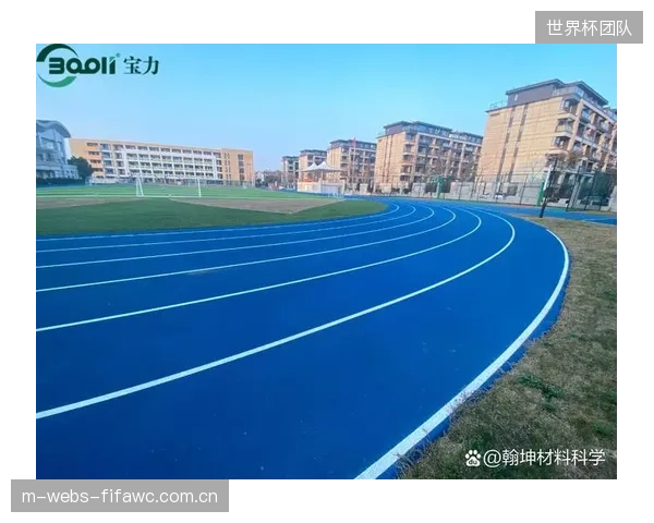 上海“八万人”体育场升级，旧跑道之上嵌入高粘度聚氨酯新标线